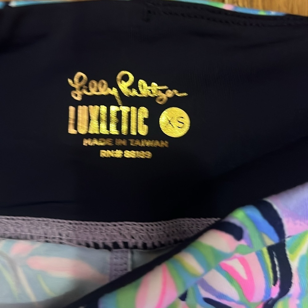 Lilly Pulitzer luxletic weekender legging UPS 50+ multi bermudaful size XS NWT - Picture 6 of 9